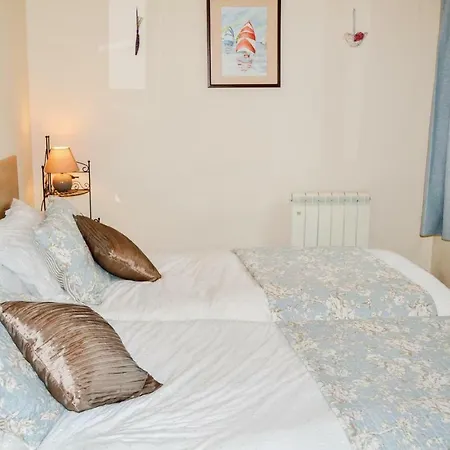 Three-bedroom In Puy I'eveque 아파트 *