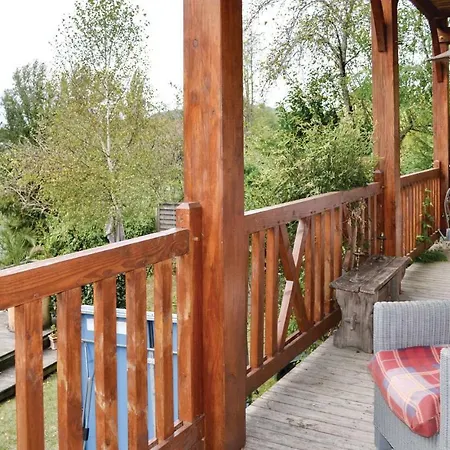 Three-bedroom In Puy I'eveque